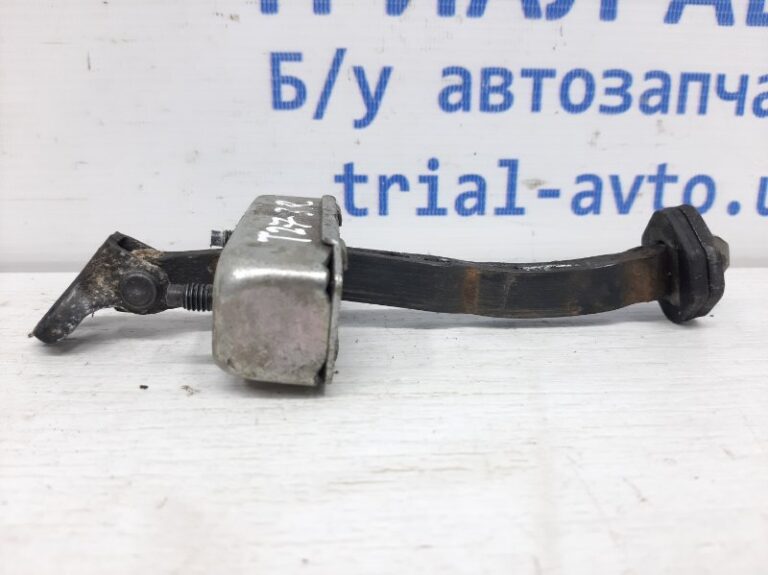 Ограничитель двери задний правый Toyota Avensis 2009-2018 6863005050 (Арт. 29120)