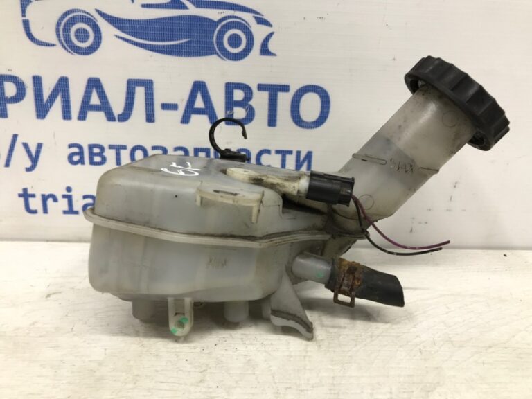 Бачок главного тормозного цилиндра Mitsubishi Outlander 2012-2021 4627A027 (Арт. 29636)