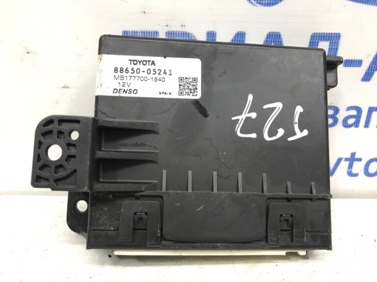 Блок управления кондиционером Toyota Avensis 2009-2018 8865005241 (Арт. 29869)