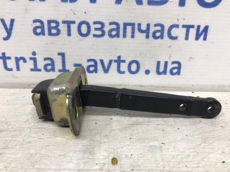 Ограничитель двери передний левый Mitsubishi Pajero Sport 1996-2008 MR503535 (Арт. 30011)