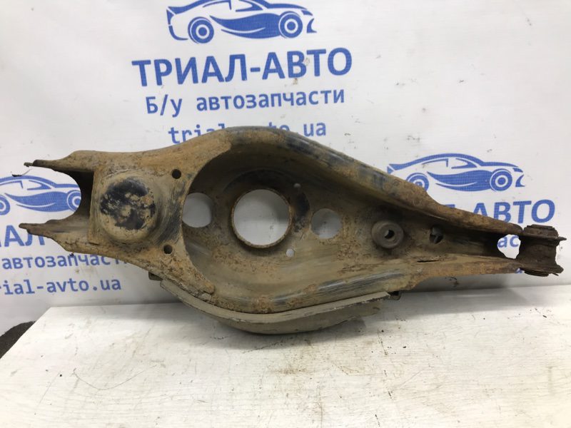 Рычаг задней подвески нижний поперечный (под пружину) Toyota RAV 4 2005-2012 4876042010 (Арт. 30288) Рычаг задней подвески нижний поперечный (под пружину) Toyota RAV 4 2005-2012 4876042010 (Арт. 30288)
