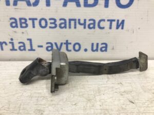 Ограничитель двери задний правый Toyota RAV 4 2005-2012 6863042030 (Арт. 30388)