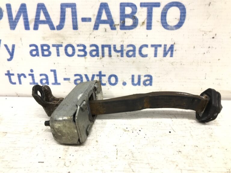 Ограничитель двери задний левый Toyota Avensis 2009-2018 6863005050 (Арт. 31197)