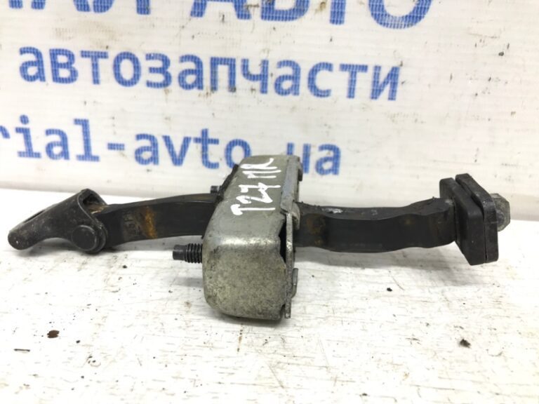 Ограничитель двери передний правый Toyota Avensis 2009-2018 6861005051 (Арт. 31200)