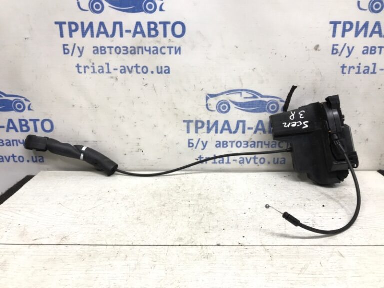 Замок двери задний правый Renault Scenic 2009-2016 825020004R (Арт. 32532)