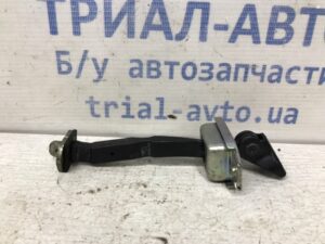 Ограничитель двери передний правый Nissan Qashqai 2013-2022 804304EA0A (Арт. 32947)