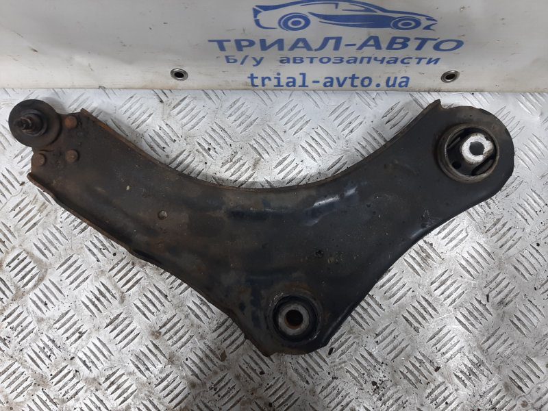 Рычаг правый Renault Megane 2008-2016 545008682R (Арт. 33528) Рычаг правый Renault Megane 2008-2016 545008682R (Арт. 33528)