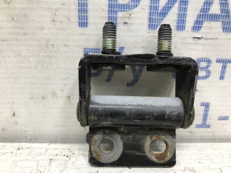 Петля крышки багажника Mitsubishi Pajero Sport 1996-2008 MN167637 (Арт. 34541)