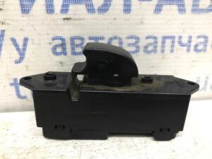 Кнопка стеклоподъемника Mitsubishi Lancer 2007-2017 8608A067 (Арт. 34834)