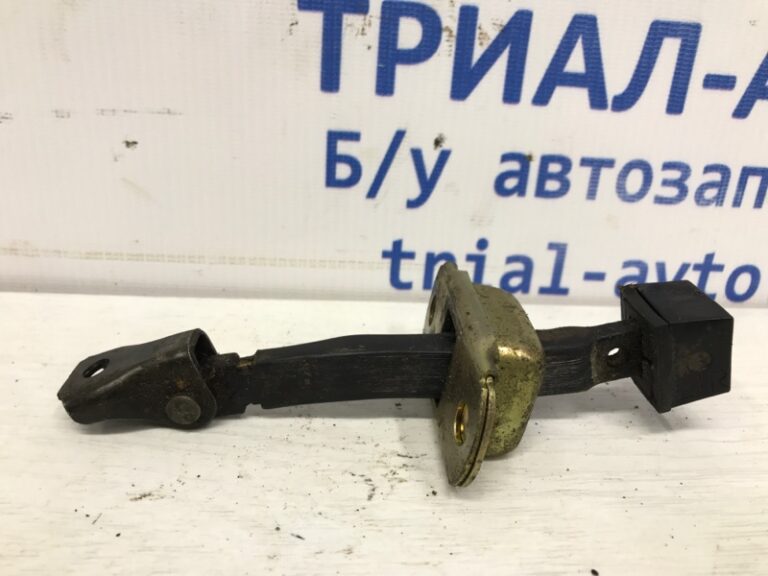 Ограничитель двери передний правый Mitsubishi Outlander 2003-2007 MR526777 (Арт. 35274)