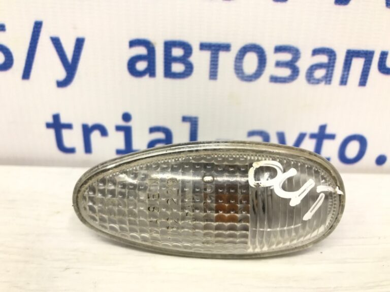 Повторитель поворотника Mitsubishi Outlander 2003-2007 MR522027 (Арт. 35294)