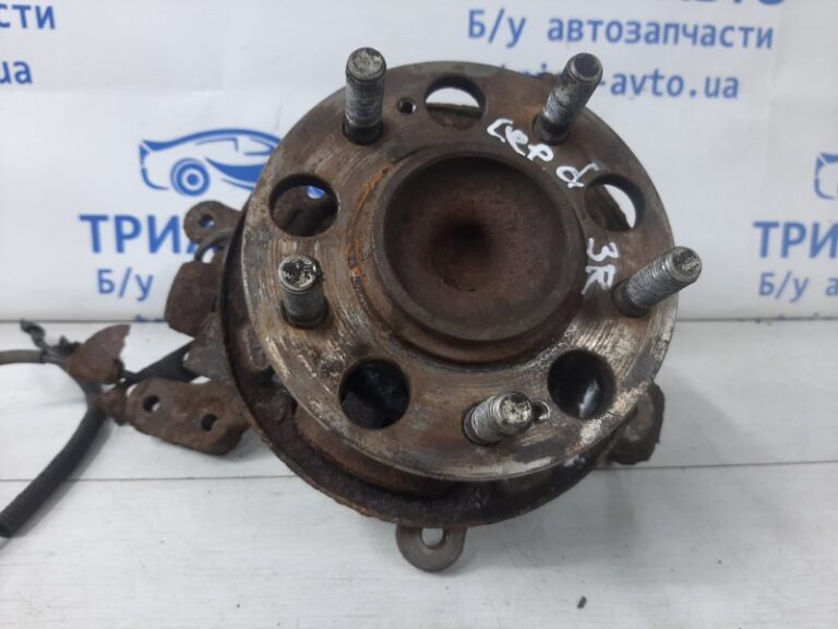 Цапфа задняя правая со ступицей KIA Ceed 2006-2012 527201H500 (Арт. 36445)