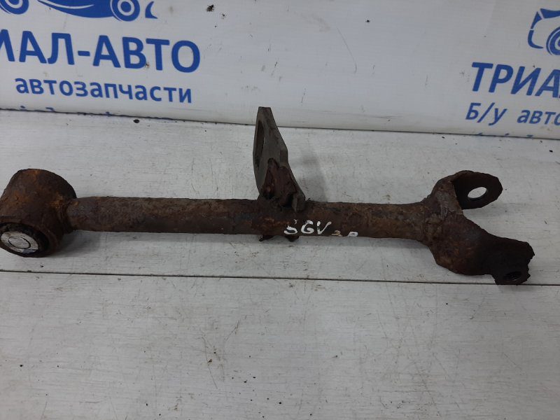 Рычаг задней подвески продольный правый Suzuki Grand Vitara 2005-2016 46300-65J00 (Арт. 36455) Рычаг задней подвески продольный правый Suzuki Grand Vitara 2005-2016 46300-65J00 (Арт. 36455)
