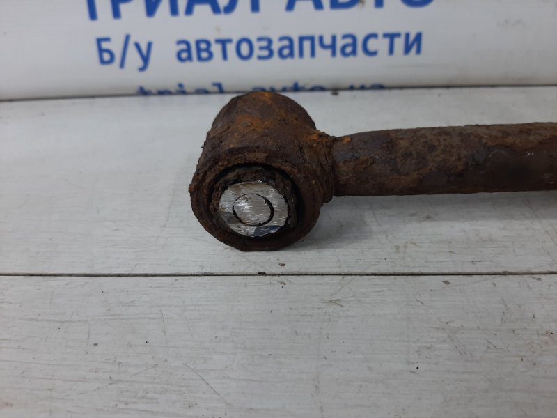 Рычаг задней подвески продольный правый Suzuki Grand Vitara 2005-2016 46300-65J00 (Арт. 36455) Рычаг задней подвески продольный правый Suzuki Grand Vitara 2005-2016 46300-65J00 (Арт. 36455)