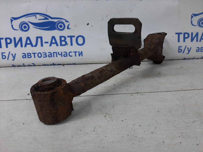 Рычаг задней подвески продольный правый Suzuki Grand Vitara 2005-2016 46300-65J00 (Арт. 36455) Рычаг задней подвески продольный правый Suzuki Grand Vitara 2005-2016 46300-65J00 (Арт. 36455)