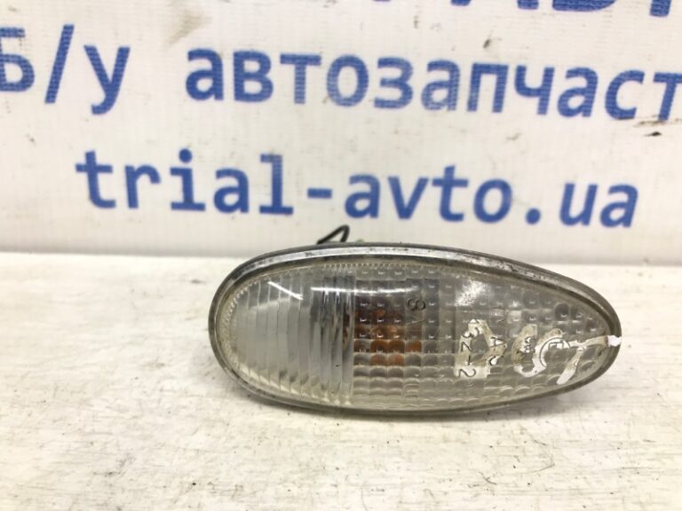 Повторитель поворотника Mitsubishi Outlander 2003-2007 MR522027 (Арт. 36796)