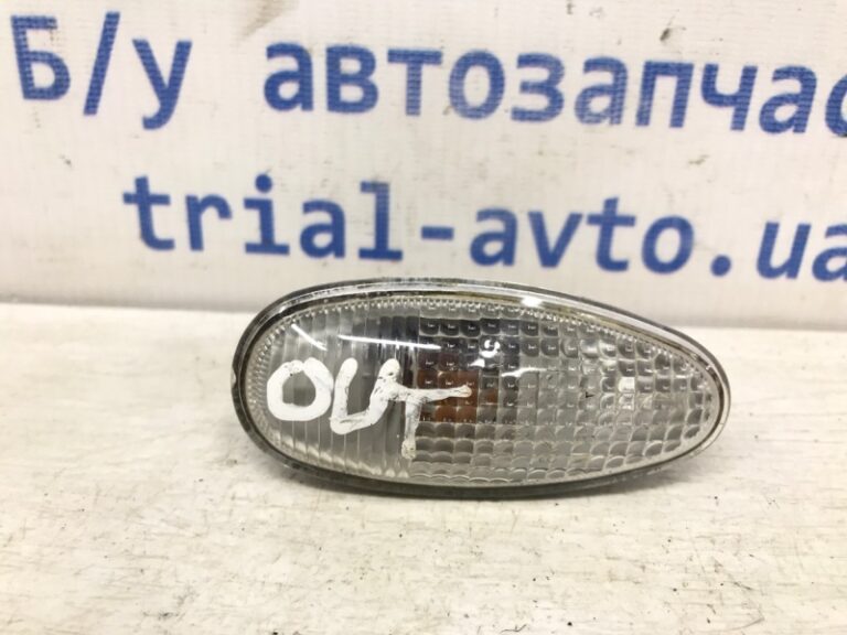 Повторитель поворотника Mitsubishi Outlander 2003-2007 MR522027 (Арт. 36797)
