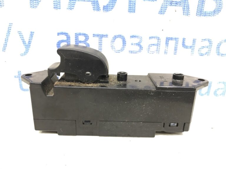Кнопка стеклоподъемника Mitsubishi Outlander 2003-2007 MR502237 (Арт. 36996)