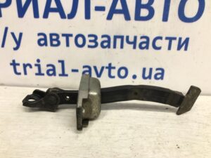 Ограничитель двери задний левый Toyota RAV 4 2005-2012 6864042030 (Арт. 37716)