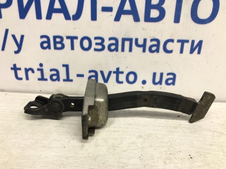 Ограничитель двери задний левый Toyota RAV 4 2005-2012 6864042030 (Арт. 37716)