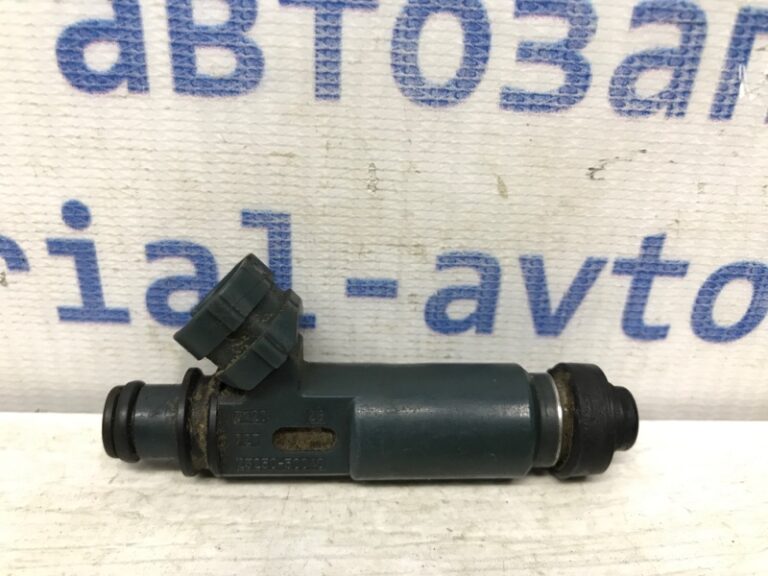 Форсунка топливная Toyota Land Cruiser 1998-2007 2325050040 (Арт. 39116)
