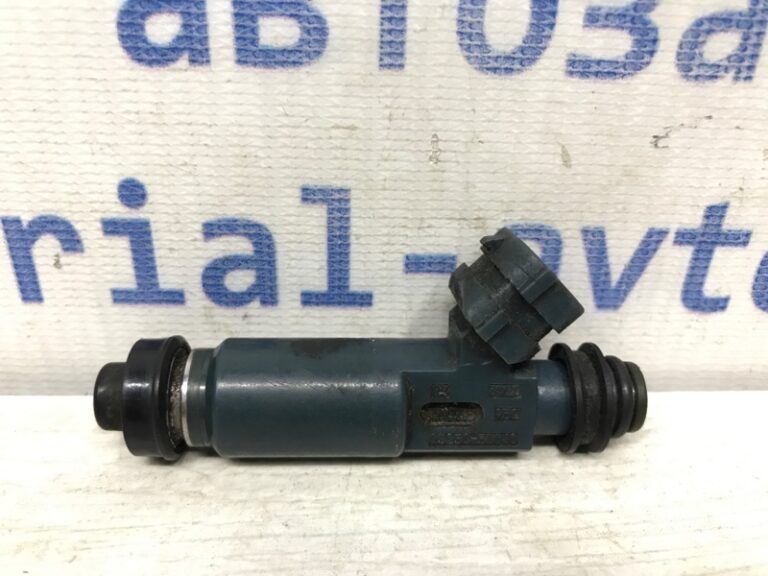 Форсунка топливная Toyota Land Cruiser 1998-2007 2325050040 (Арт. 39119)