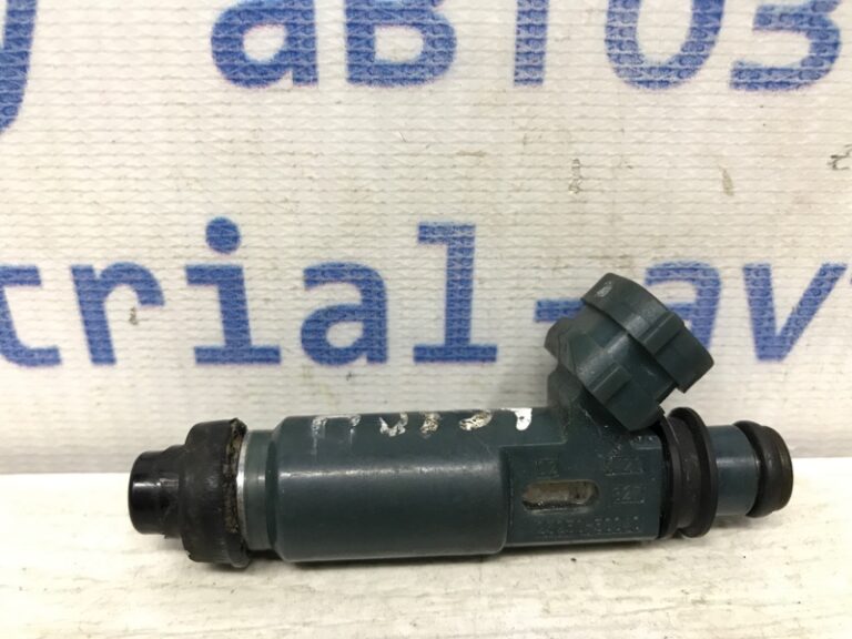 Форсунка топливная Toyota Land Cruiser 1998-2007 2325050040 (Арт. 39122)