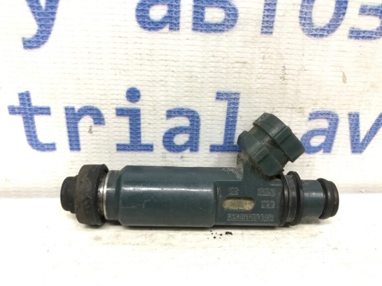 Форсунка топливная Toyota Land Cruiser 1998-2007 2325050040 (Арт. 39124)