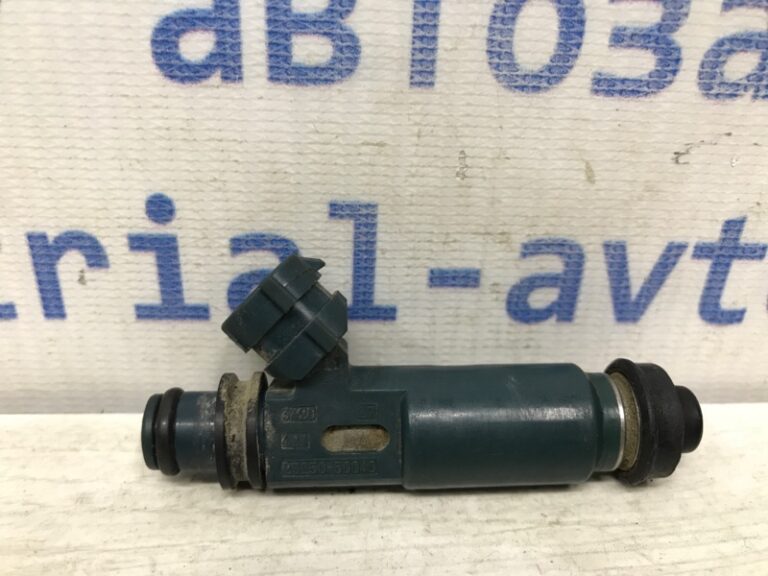 Форсунка топливная Toyota Land Cruiser 1998-2007 2325050040 (Арт. 39127)