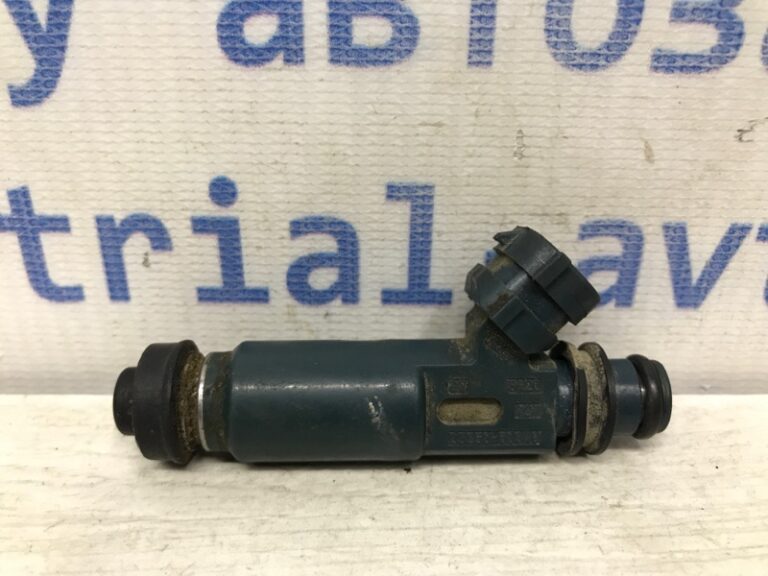 Форсунка топливная Toyota Land Cruiser 1998-2007 2325050040 (Арт. 39130)