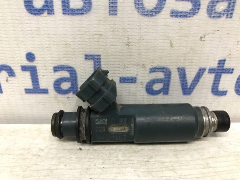 Форсунка топливная Toyota Land Cruiser 1998-2007 2325050040 (Арт. 39138)