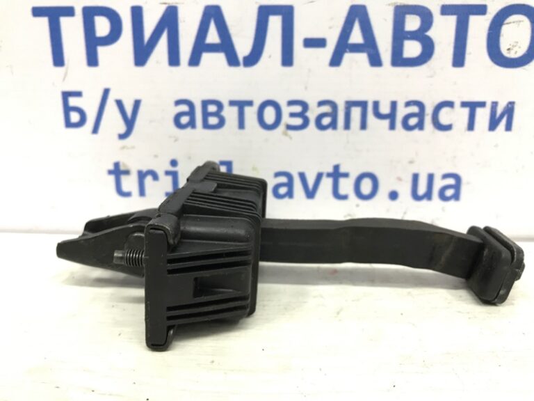Ограничитель двери задний правый Toyota Avensis 2003-2009 68630-05040 (Арт. 39910)