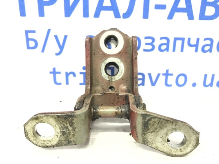 Петля двери задней правой Nissan Juke 2010-2019 824001KA0A (Арт. 40075)