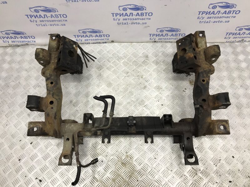 Балка передней подвески Mitsubishi Pajero Wagon 1999-2006 MR448101 (Арт. 54647) Балка передней подвески Mitsubishi Pajero Wagon 1999-2006 MR448101 (Арт. 54647)