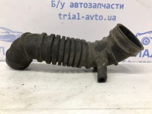 Патрубок воздушного фильтра Mitsubishi Pajero Sport 1996-2008 MR571058 (Арт. 54917)