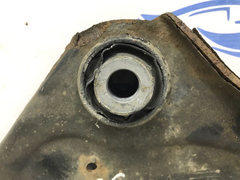Рычаг правый Renault Megane 2009-2016 545006560R (Арт. 54988) Рычаг правый Renault Megane 2009-2016 545006560R (Арт. 54988)