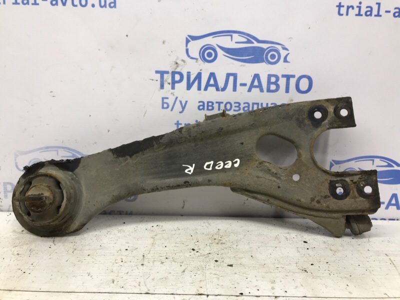 Рычаг задней подвески продольный правый Kia Ceed 2006-2012 552801H000 (Арт. 55011) Рычаг задней подвески продольный правый Kia Ceed 2006-2012 552801H000 (Арт. 55011)