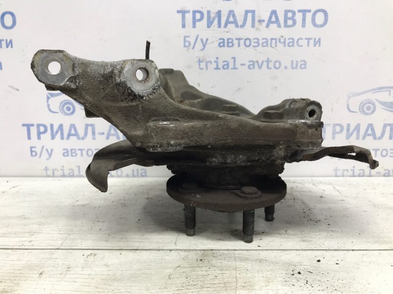 Кулак поворотный правый со ступицей Chevrolet Cruze J300 1.8 F18D4 2009 (б/у) Кулак поворотный правый со ступицей Chevrolet Cruze J300 1.8 F18D4 2009 (б/у)