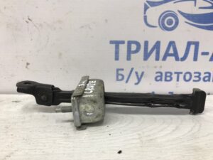 Ограничитель двери задний левый Chevrolet Cruze J300 1.8 F18D4 2009 (б/у)