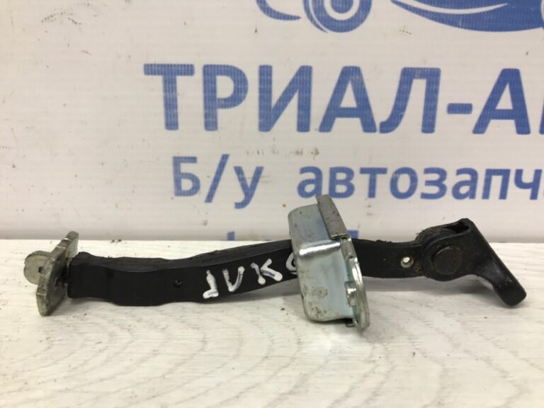 Ограничитель двери передний правый Nissan Juke 2010-2019 824301KA0A (Арт. 55792)