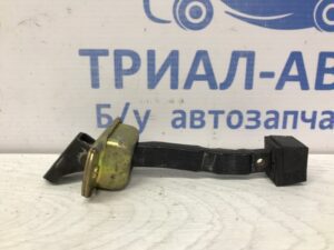 Ограничитель двери передний левый Mitsubishi Lancer 2003-2009 MR526777 (Арт. 55795)