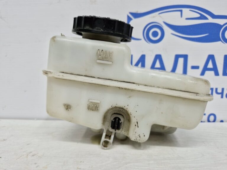 Бачок главного тормозного цилиндра Nissan Pathfinder 2004-2014 46090EB326 (Арт. 56269)