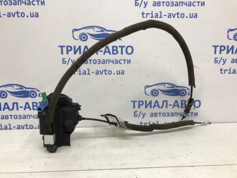 Замок двери передний правый Infiniti Q50 V37 2.2 DIESEL OM651 2013 (б/у)