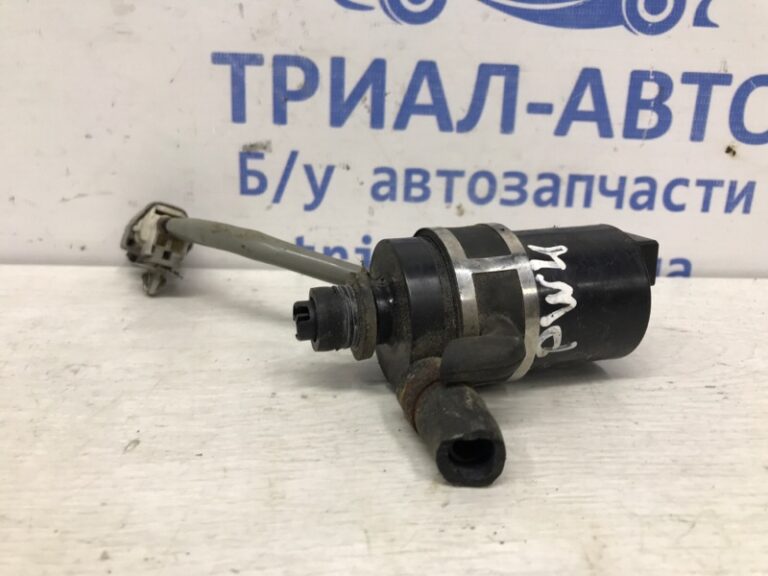 Насос омывателя фар Mitsubishi Pajero Wagon 2006-2022 8264A096 (Арт. 56986)