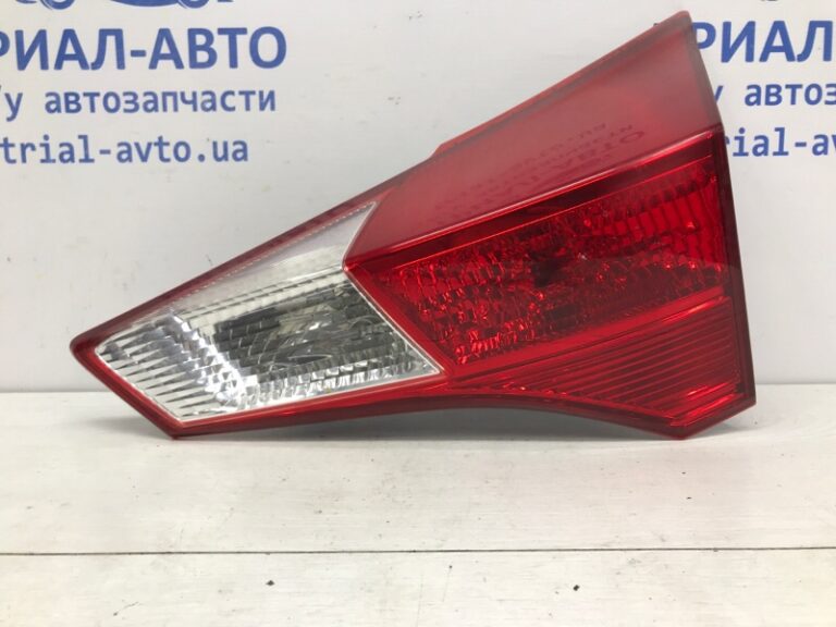 Фонарь задний внутренний правый Toyota RAV 4 2012-2018 8158142050 (Арт. 57814)