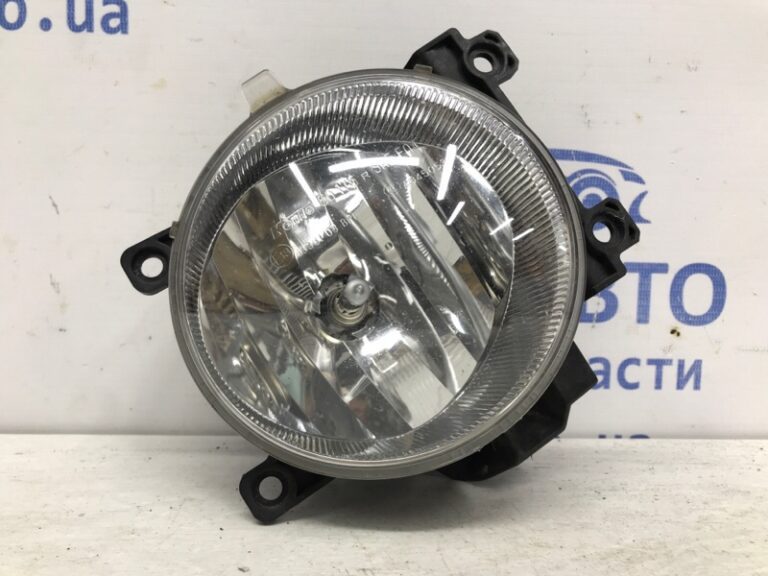Фара противотуманная правая Toyota RAV 4 2012-2018 8121060180 (Арт. 57834)