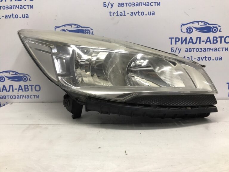 Фара правая галоген Ford Kuga 2013-2019 1808349 (Арт. 58101)
