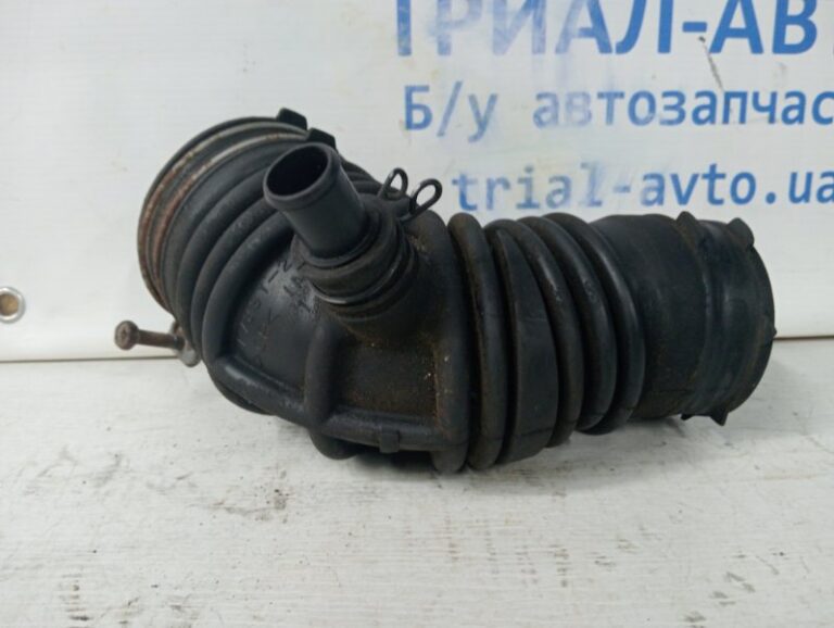 Патрубок воздушного фильтра Toyota RAV 4 2012-2018 1788026040 (Арт. 58776)