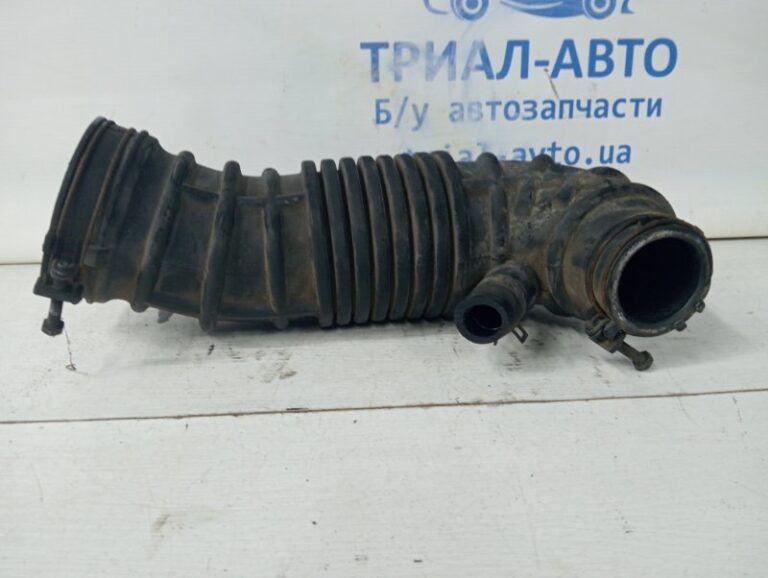 Патрубок воздушного фильтра Kia Sportage SL 1.7 DIESEL D4FD 2010 (б/у)