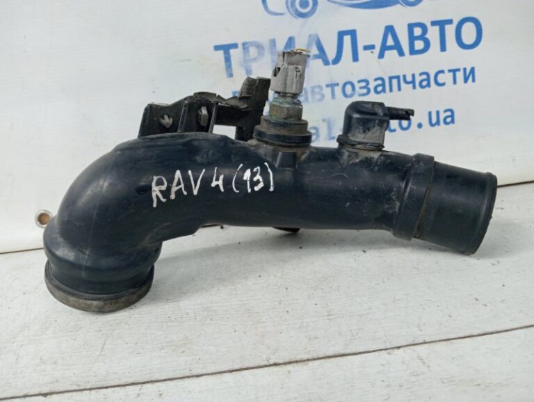 Патрубок интеркулера Toyota RAV 4 2012-2018 1736226040 (Арт. 58857)